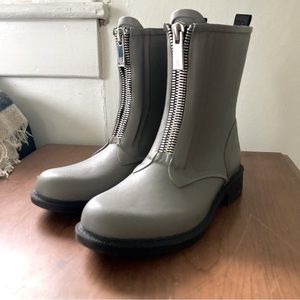 Frye Size 8M “Storm” Gray Rain Boots